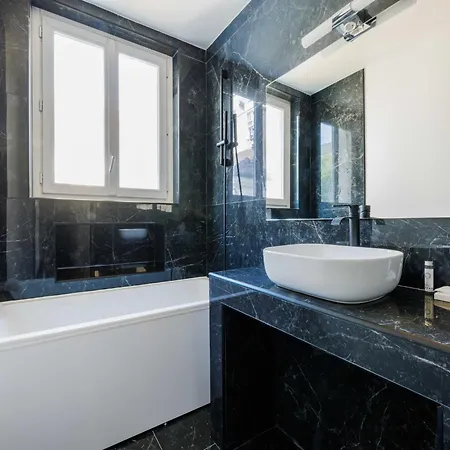 Chic - Chateau De - 1br 4p *